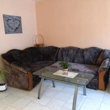 Spacious Beautiful - Prime Location Lejlighed *