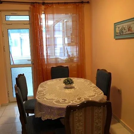 Spacious Beautiful - Prime Location Lejlighed