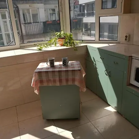 Spacious Beautiful - Prime Location 아파트